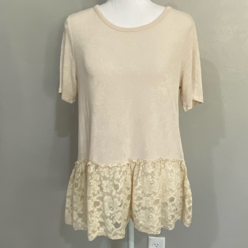 Emberly Lace Hem Top L